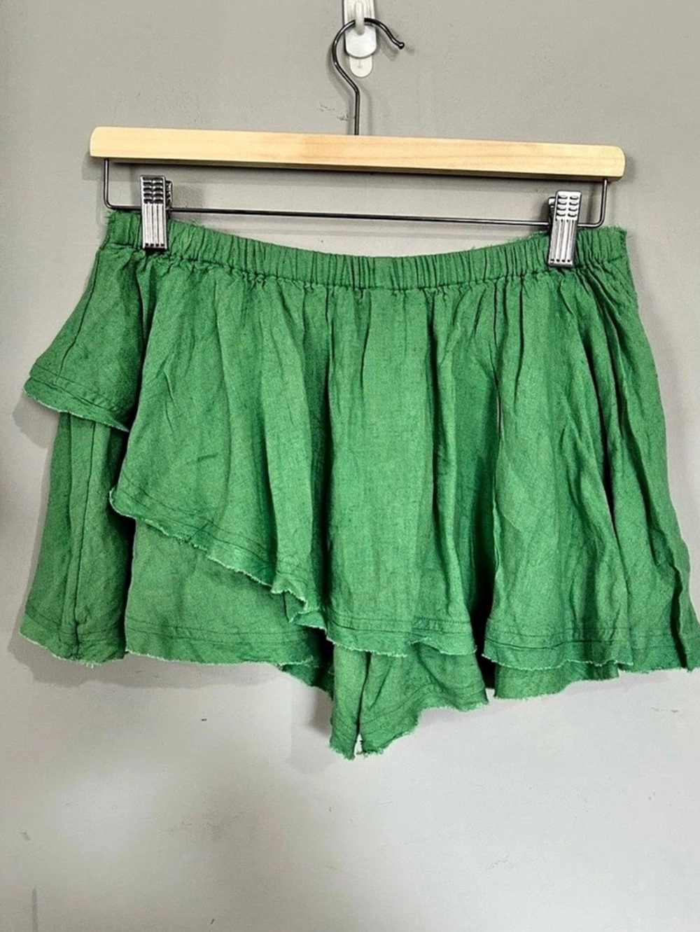 Free PeopleGreen Ruffle Shorts Size XS NWT